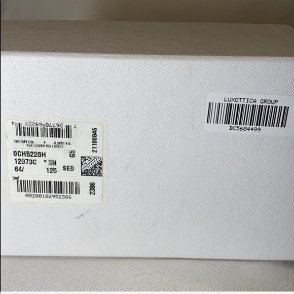 - CHANEL SUNGLASSES BURGUNDY FRAME & DARK LEN - Picture 6 of 8